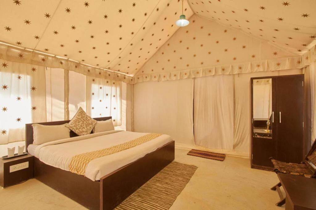 Golden Sandstone Hotel Desert Safari Camp Jaisalmer Exterior photo